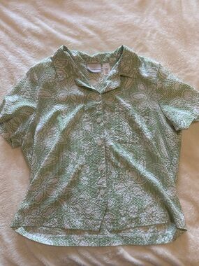 Light Green & White Floral button-down crop